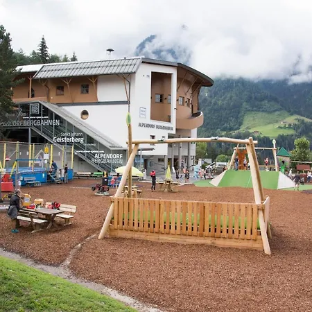 12 Gruener Baum Alpendorf * Sankt Johann im Pongau